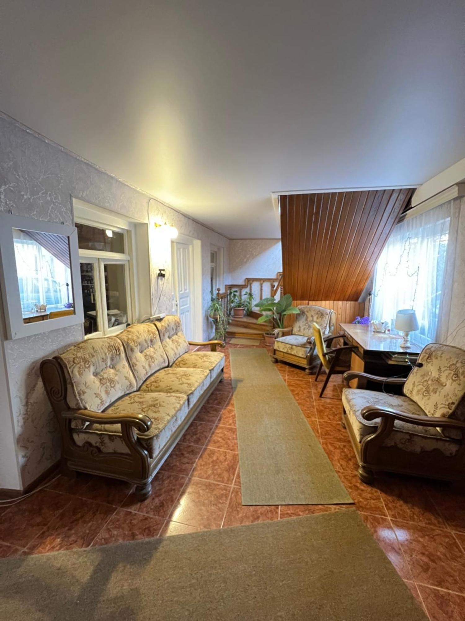 Guesthouse Lilia &Wine Celler Telavi Esterno foto